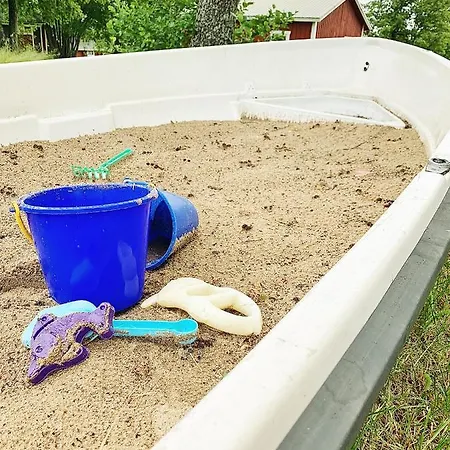 Oevernaesgarden Gaesthem 別荘